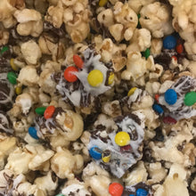 Load image into Gallery viewer, M&amp;M Drizzle - Vanilla with Milk &amp; White Chocolate and M&amp;Ms Popcorn
