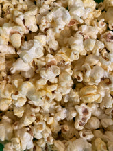 Load image into Gallery viewer, White Cheddar Jalapeno Popcorn
