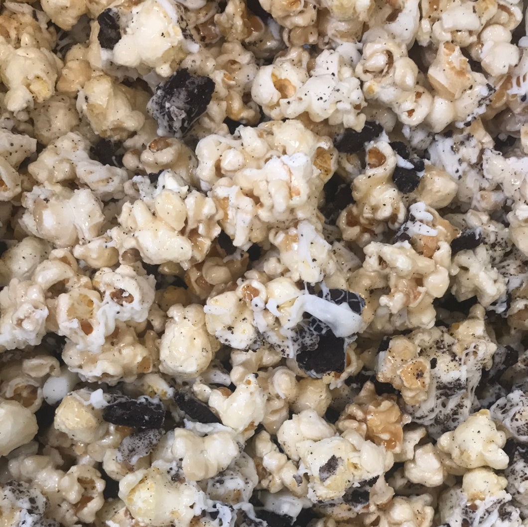 Cookies n Cream Drizzle - Vanilla with White Chocolate and Oreos Popcorn